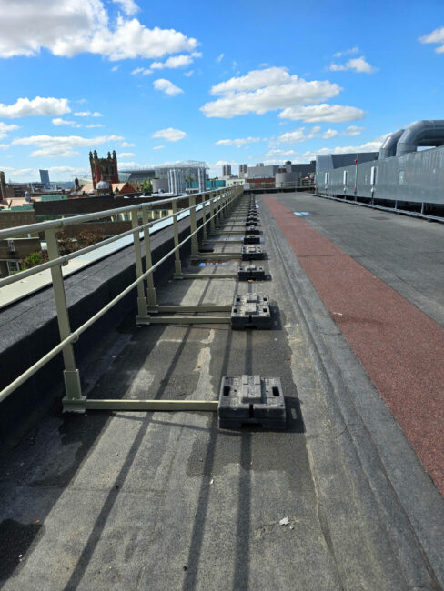 dani-alu-barrial-freestanding-balustrade-newcastle-university1