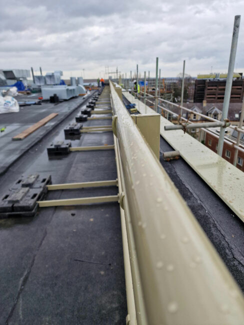 dani-alu-barrial-freestanding-balustrade-newcastle-university10
